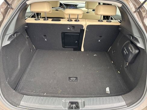 Used 2018 INFINITI QX30 Premium w/ Cargo Package image 6