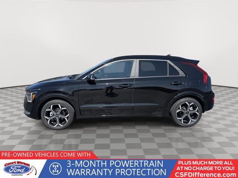 Used 2023 Kia Niro EX Touring image 4