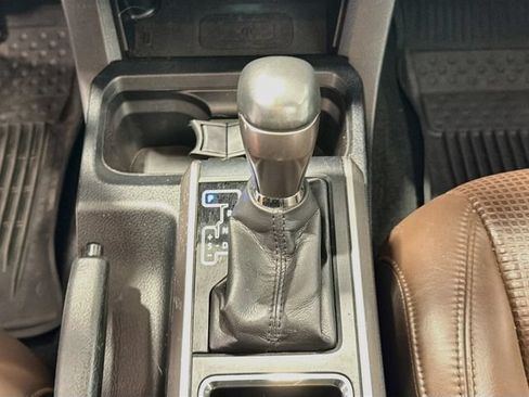 Used 2019 Toyota Tacoma Limited AWD/4WD image 14
