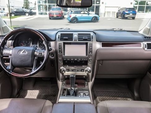 Used 2018 Lexus GX 460 Premium AWD/4WD image 36