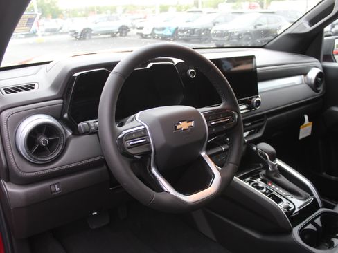 New 2026 Chevrolet Colorado LT w/ LT Convenience Package AWD/4WD image 10