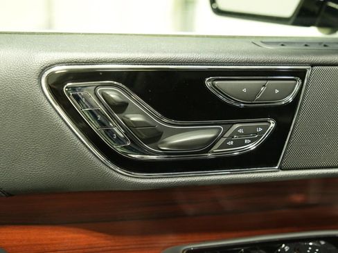 Used 2023 Lincoln Navigator Reserve AWD/4WD image 14