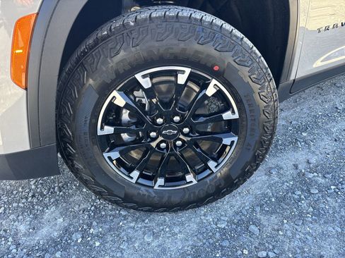 New 2026 Chevrolet Traverse Z71 w/ Driver Confidence Package image 13