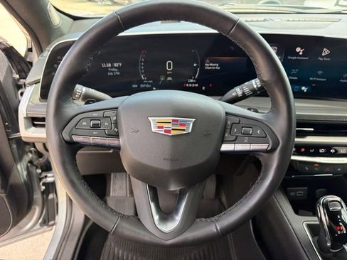 Used 2024 Cadillac XT4 Luxury w/ Cold Weather Package FWD image 27