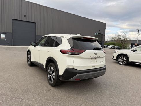 Used 2023 Nissan Rogue SV image 5