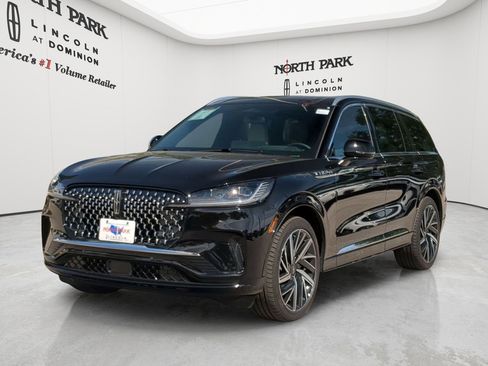 New 2026 Lincoln Aviator Black Label w/ Dynamic Handling Package AWD/4WD image 1