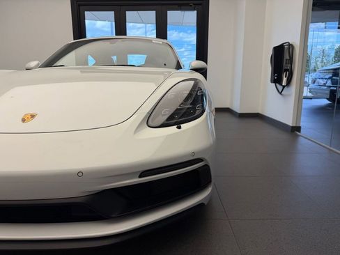 Used 2021 Porsche 718 Cayman GTS RWD image 18