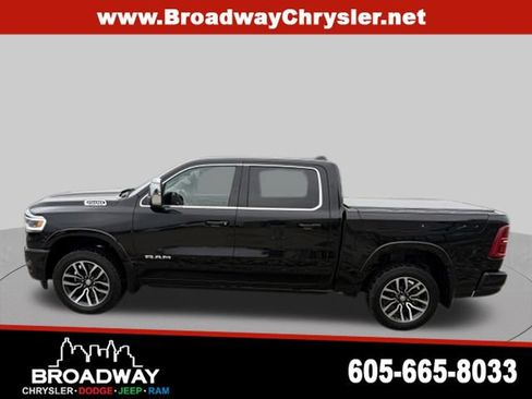 Used 2025 RAM 1500 Limited w/ Trailer Tow Group AWD/4WD image 4