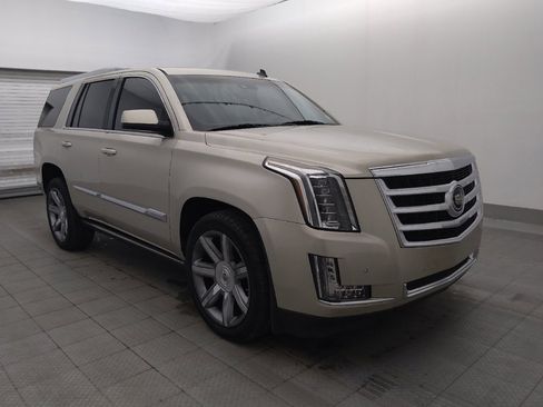 Used 2015 Cadillac Escalade Premium RWD image 11