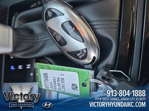 Used 2024 Hyundai Elantra Limited FWD image 28