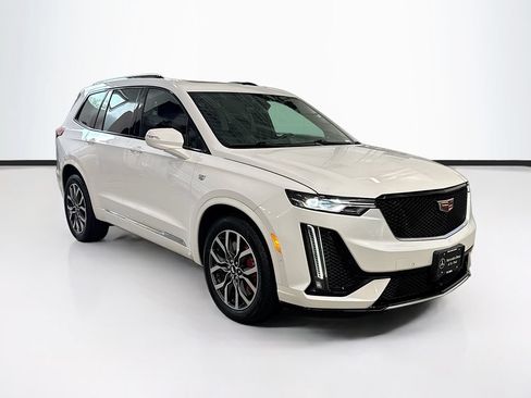 Used 2025 Cadillac XT6 Sport w/ Technology Package AWD/4WD image 3