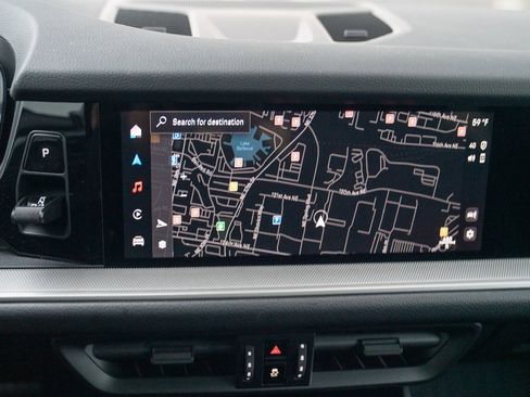 Used 2025 Porsche Cayenne image 16