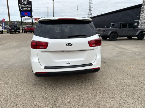 Used 2021 Kia Sedona EX image 3