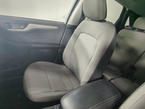 Used 2022 Ford Escape SE w/ Cold Weather Package image 13