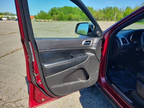 Used 2018 Jeep Grand Cherokee Limited w/ Luxury Group II AWD/4WD image 15