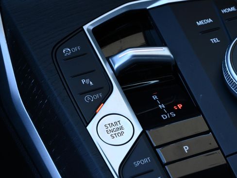 Certified 2024 BMW 330i Sedan w/ Convenience Package image 20