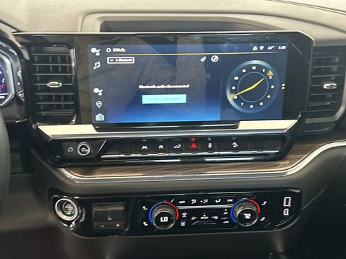 Used 2023 Chevrolet Silverado 1500 RST w/ Z71 Off-Road Package image 23