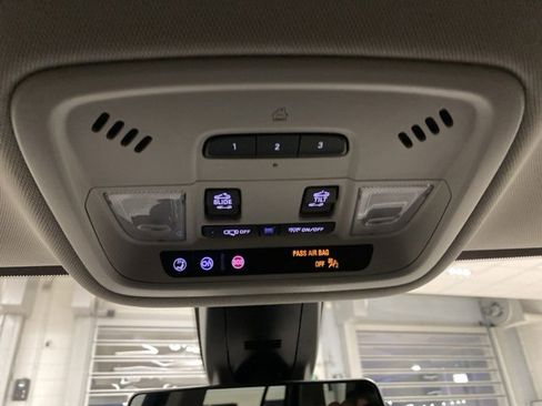 Certified 2021 Chevrolet Traverse LT w/ LT Premium Package image 20