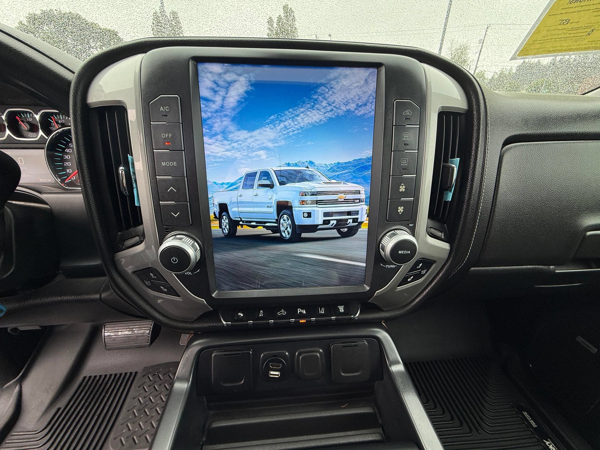 Used 2015 Chevrolet Silverado 2500 LTZ w/ Duramax Plus Package AWD/4WD image 13