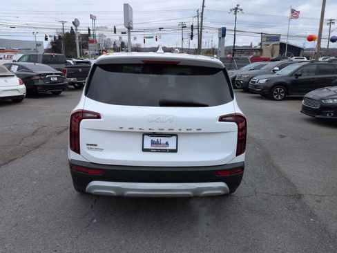 Used 2022 Kia Telluride LX image 7