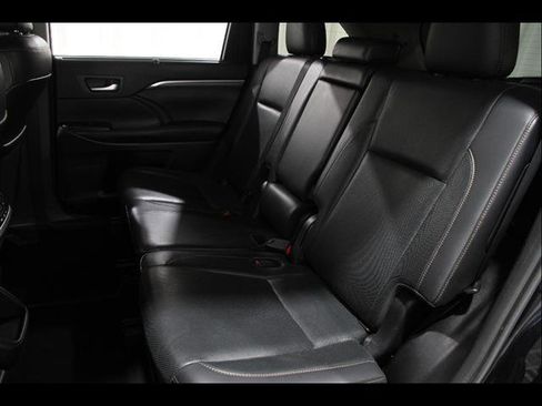 Used 2019 Toyota Highlander Limited AWD/4WD image 18