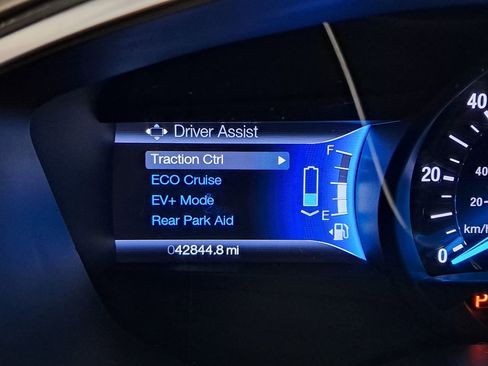 Used 2014 Ford Fusion Energi SE image 10