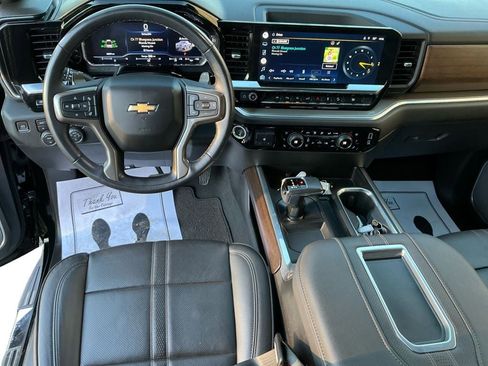 Used 2022 Chevrolet Silverado 1500 High Country w/ Technology Package image 10