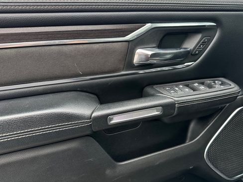 Used 2025 RAM 1500 Laramie AWD/4WD image 12
