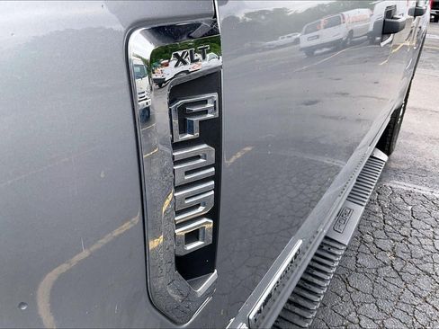 Used 2022 Ford F250 XLT w/ FX4 Off-Road Package AWD/4WD image 8