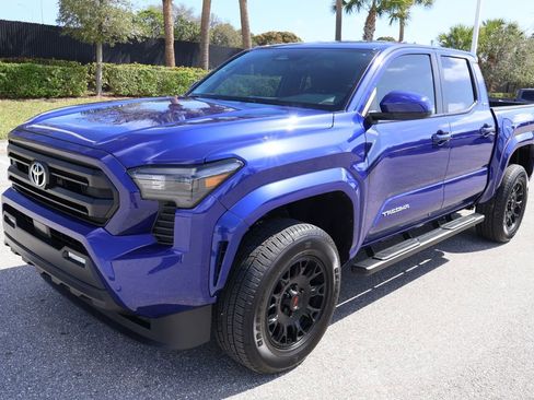 Certified 2025 Toyota Tacoma SR5 image 2