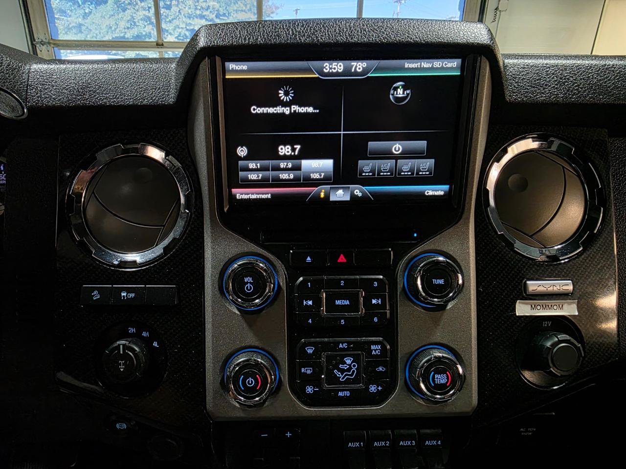 Used 2016 Ford F250 Lariat w/ Lariat Ultimate Package AWD/4WD image 35