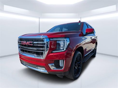 Used 2024 GMC Yukon SLT w/ SLT Luxury Package image 7