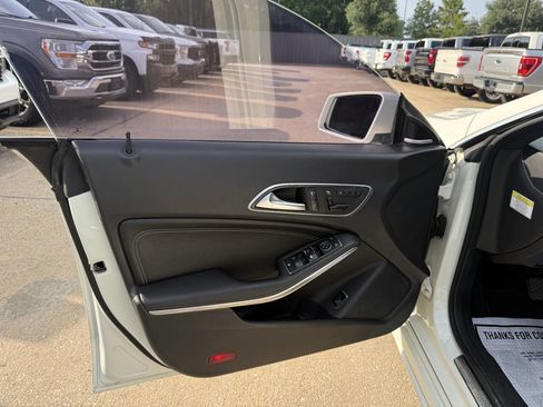 Used 2014 Mercedes-Benz CLA 250 w/ Premium 1 Package image 8