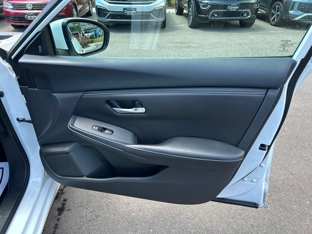 Used 2024 Nissan Sentra SV FWD image 10