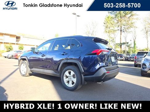 Used 2020 Toyota RAV4 XLE image 7