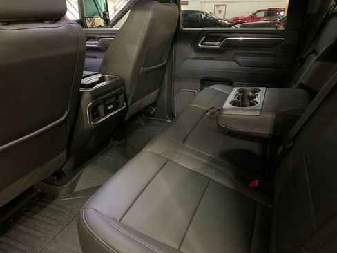 Used 2025 GMC Sierra 2500 SLT w/ SLT Convenience Package AWD/4WD image 14