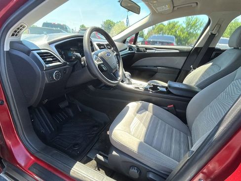 Used 2016 Ford Fusion S FWD image 8
