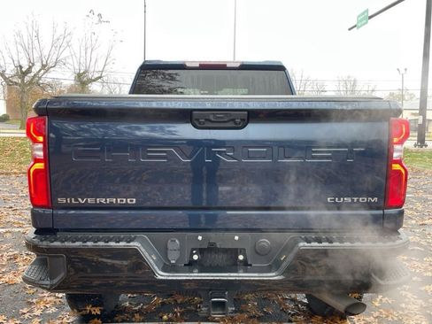 Used 2021 Chevrolet Silverado 2500 Custom w/ Custom Value Package image 6