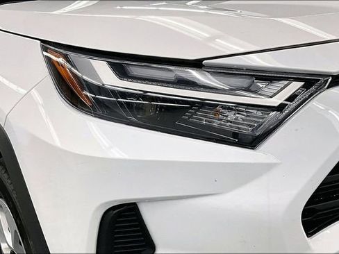 Used 2025 Toyota RAV4 LE image 32