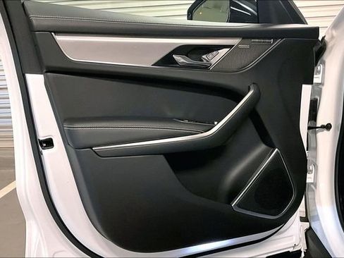 Certified 2024 Jaguar F-PACE R-Dynamic S image 26