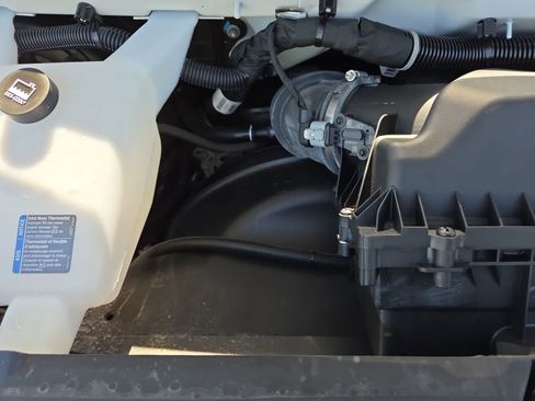 Used 2023 Chevrolet Express 3500 LT w/ LT Preferred Equipment Group RWD image 17