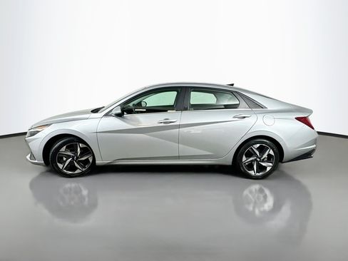 Certified 2023 Hyundai Elantra Limited FWD image 4