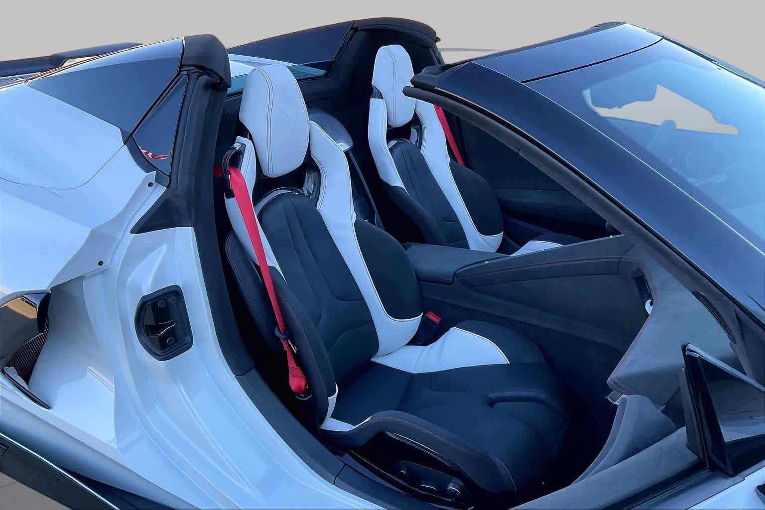 Used 2023 Chevrolet Corvette Stingray Premium Conv w/ Z51 Performance Package RWD image 10