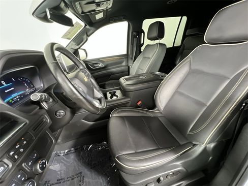 Used 2024 Chevrolet Suburban Premier image 13