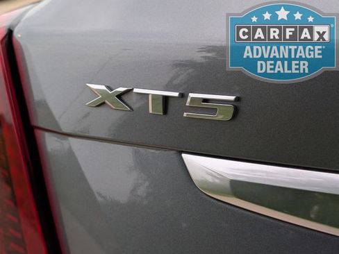 Used 2022 Cadillac XT5 Premium Luxury w/ Technology Package FWD image 32