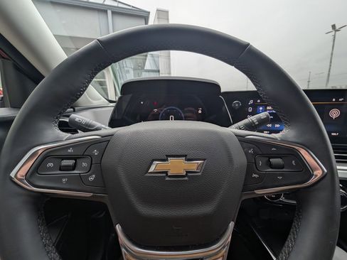 Used 2024 Chevrolet Trax LT w/ Driver Confidence Package image 18