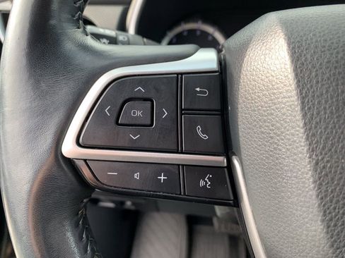 Used 2022 Toyota Highlander XSE image 26