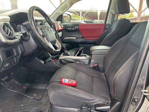 Used 2016 Toyota Tacoma SR5 w/ Towing Package RWD image 6