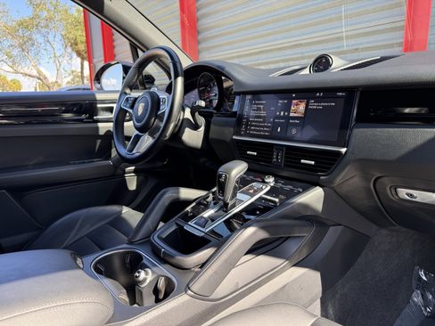 Used 2019 Porsche Cayenne image 21