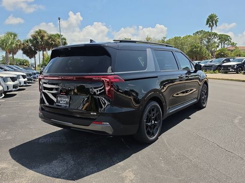 New 2027 Kia Carnival SX Prestige FWD image 8